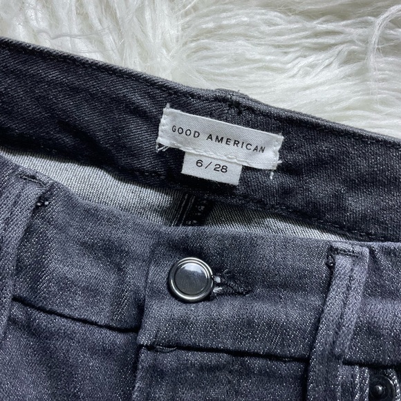 Good American Good Legs Skinny in Black184 - Picture 3 of 5